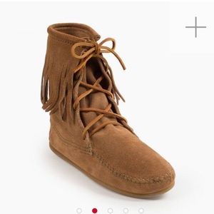 Minnetonka Tramper Boots